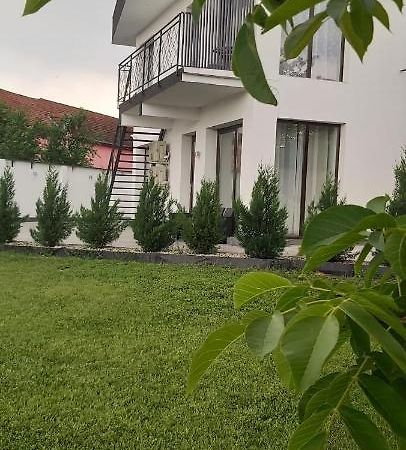 Апартаменты Accent Garden Дева Экстерьер фото